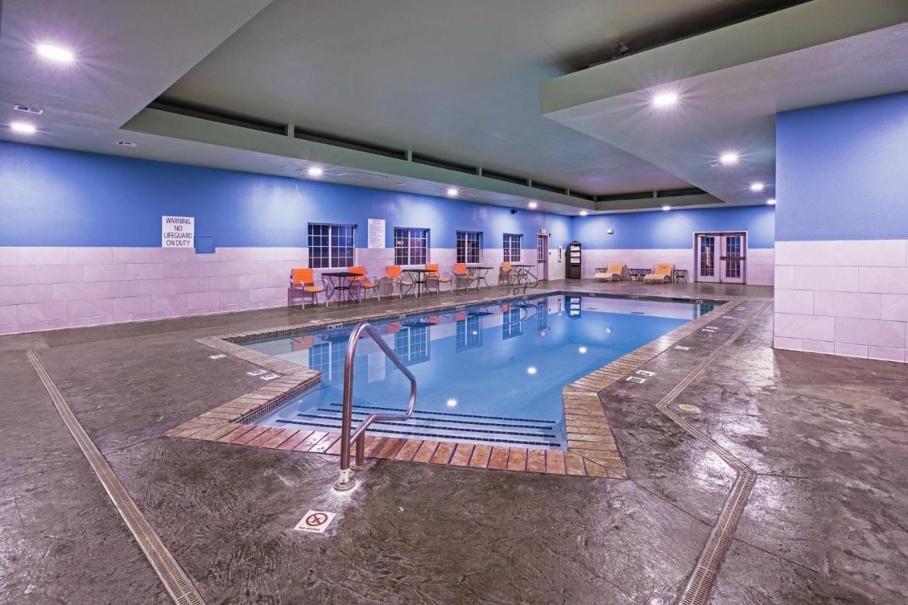 Holiday Inn Express Hotel And Suites Jenks By Ihg Exterior photo