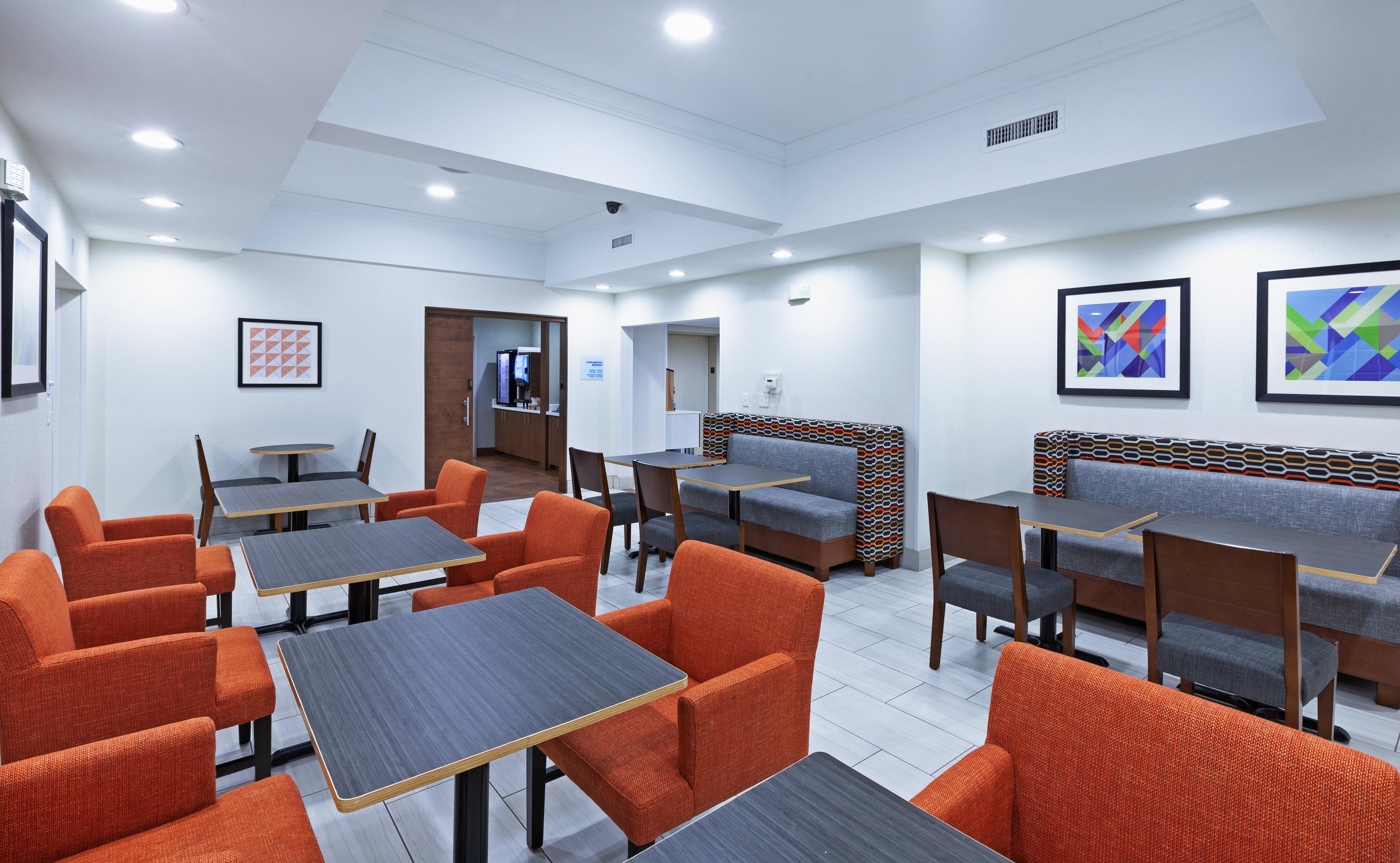 Holiday Inn Express Hotel And Suites Jenks By Ihg Exterior photo