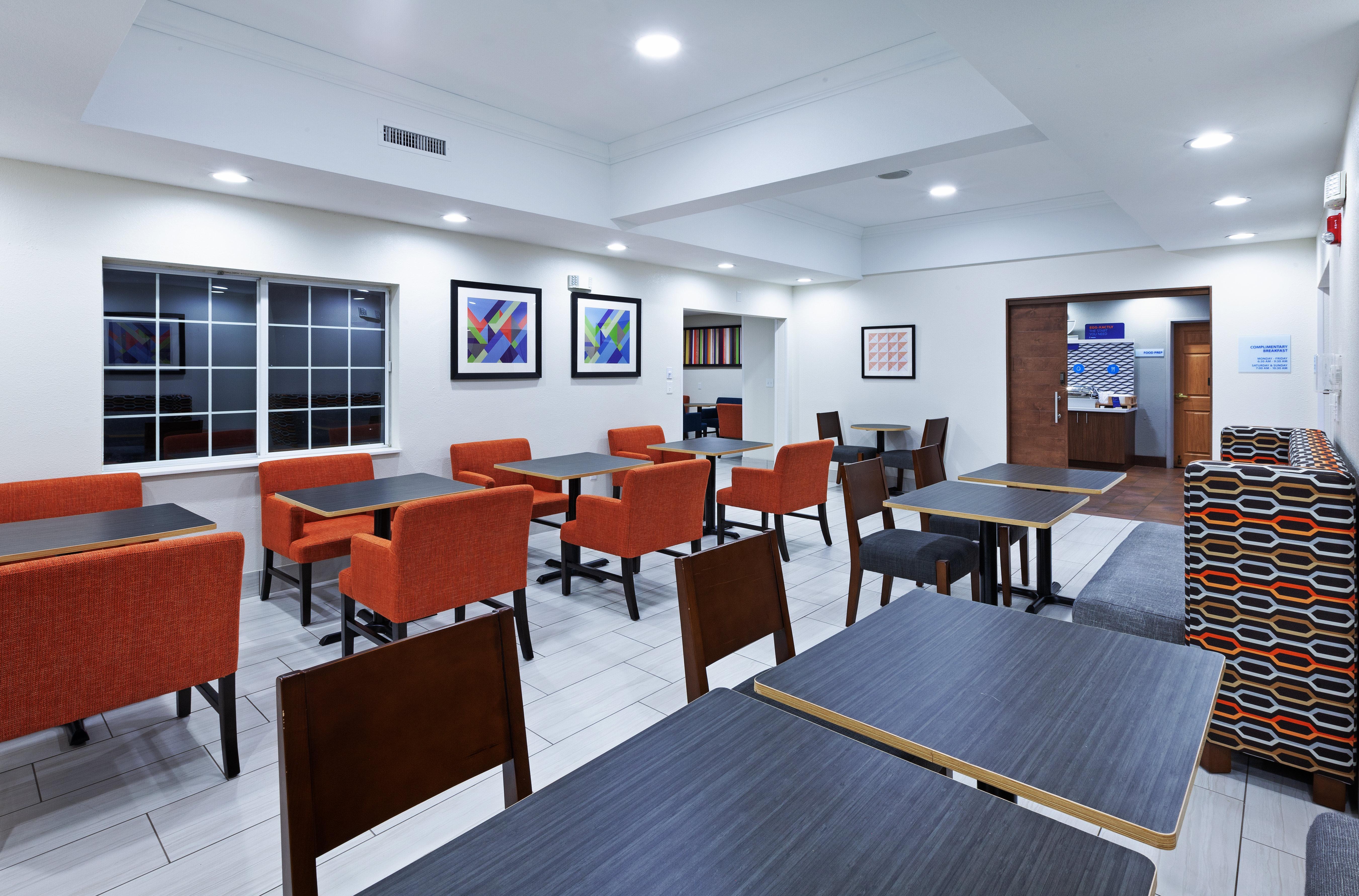 Holiday Inn Express Hotel And Suites Jenks By Ihg Exterior photo